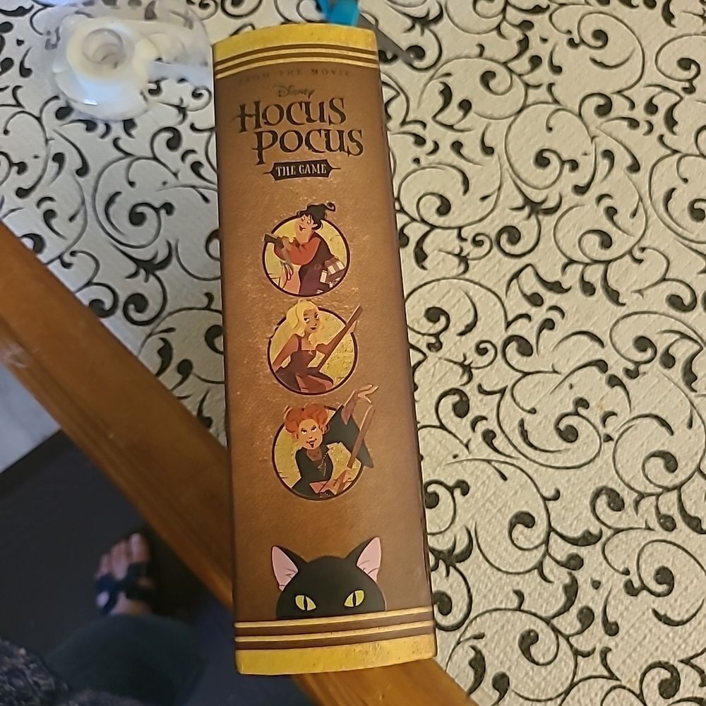 Disney Hocus Pocus Game - Picture 10 of 11